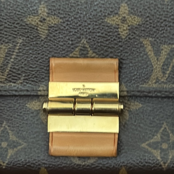 Louis Vuitton Brown Monogram Clutch with Gold Accent - Picture 2 of 11